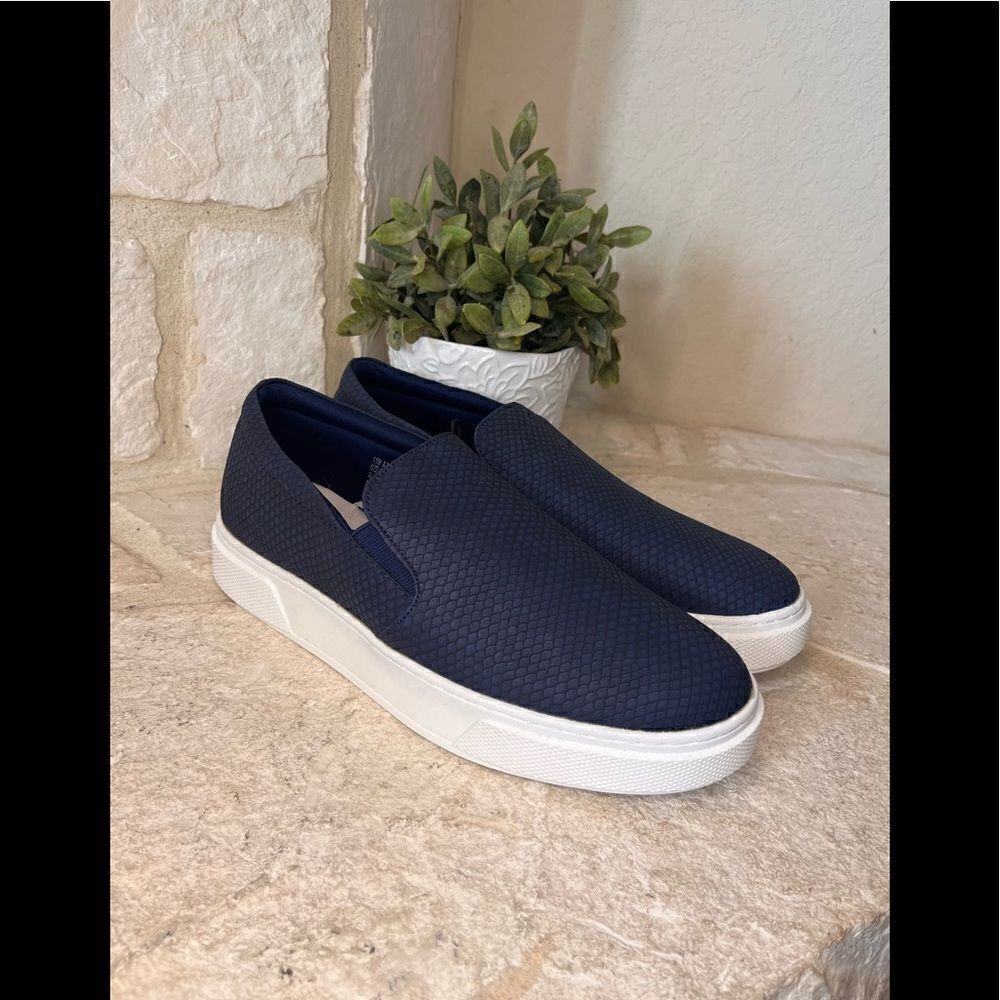 Arizona Navy blue symphony slip on sz 11M